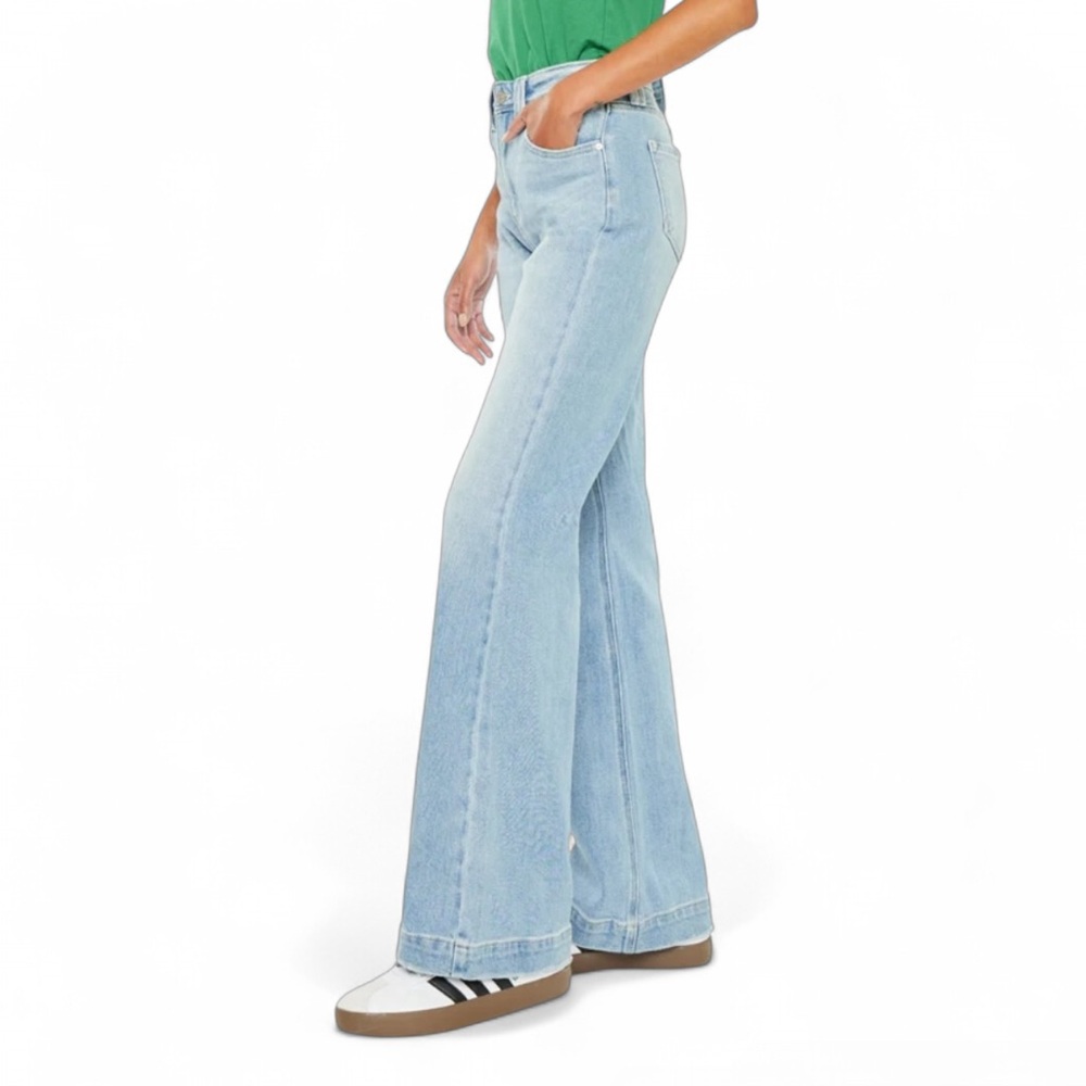 Kancan High Rise Flare Hem Light Washed Jeans Women’s Multi Sizes NWT - Picture 5 of 16